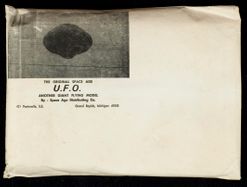 UFO_Giant Flying Model_W220327
